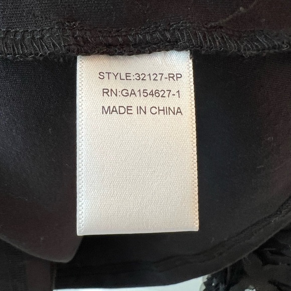 💕 Joh Apparel Raquel Top with Lace Flower Swirls Black Cotton Size S - Picture 8 of 10